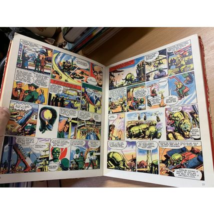 1954 "EAGLE ANNUAL NUMBER 4" DAN DARE ILLUSTRATED HARDBACK BOOK (P5)