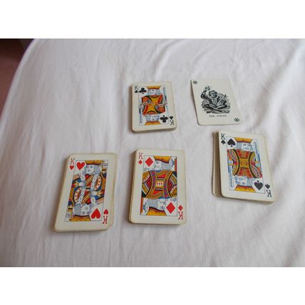 CROWN PLAYING CARDS, (25/01)