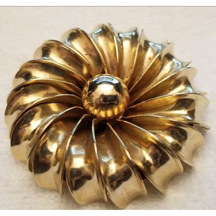 Vintage Gold Tone Brooch