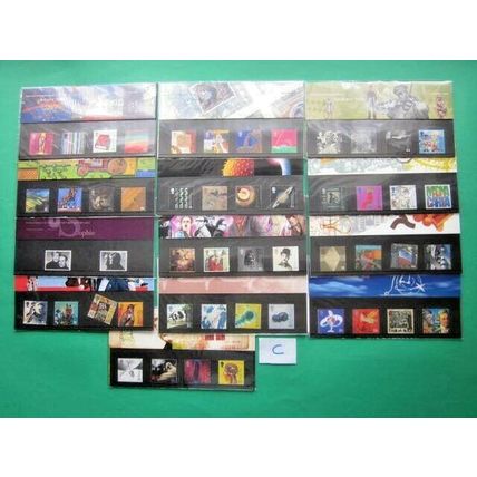 1999 A YEAR SET OF THIRTEEN COMMEMORATIVE PRESENTATION PACKS. ( C ). #01775