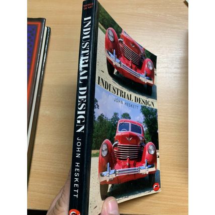 1984 JOHN HESKETT "INDUSTRIAL DESIGN" ILLUSTRATED PAPERBACK BOOK (P4)