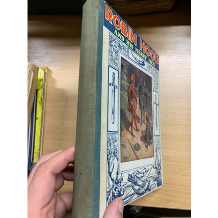 c1940 "ROBIN HOOD AND HIS MERRY MEN" ILLUSTRATED LARGE HARDBACK BOOK (P4)