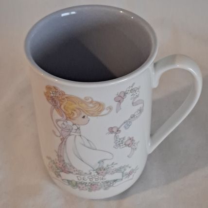Vintage 1993 Enesco PRECIOUS MOMENTS DEBBIE COFFEE MUG Porcelain Tea Cup