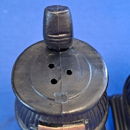 Vintage POT BELLY STOVE Salt & Pepper Shaker Set 3 3/4" Plastoc Wood Oven Spice