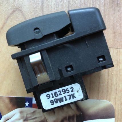 Genuine Volvo Defroster Switch Defrost V70R C70 V70 S70 9162952