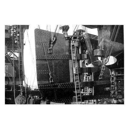 pu1087 - Cunard Liner - Aquitania showing Rudder , built 1914 - print 6x4