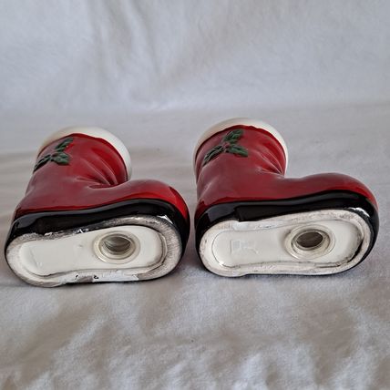 Christmas SANTA Claus Red BOOTS SALT & PEPPER SHAKER Set Holiday 3" Holly Berry