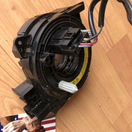 2008 2009 2010 Land Rover LR2 LR010681 Steering Column Clock Spring OEM