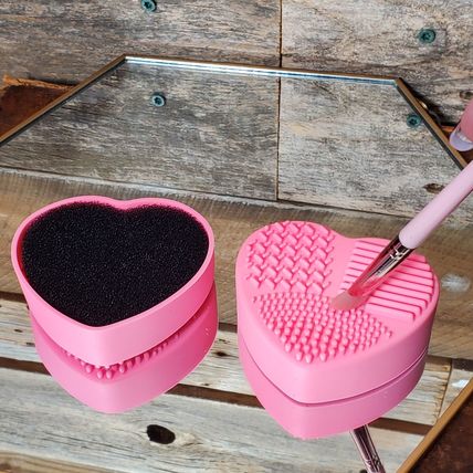 Silicone Makeup Brush Cleaning Pads - Light Pink - Set of 2 - Heart