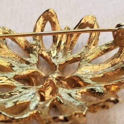 Gold Tone Rhinestone Flower Brooch