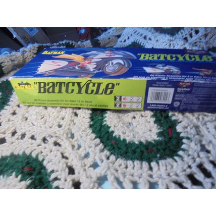 Polar Lights BATCYCLE w/BATMAN & ROBIN, 2003! $34.00 Shipped! This is in MINT...