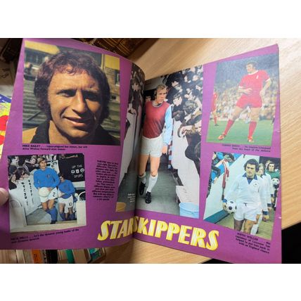 GOAL MAGAZINE #246 19 MAY 1973 UK FOOTBALL MAGAZINE - EMLYN HUGHES ARTICLE (LL)