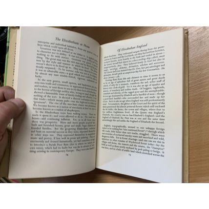 1958 "THE ELIZABETHANS AT HOME" ELIZABETH BURTON ILLUSTRATED HARDBACK BOOK (P4)
