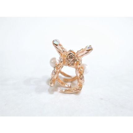 Small mini rose gold flower shaped hair claw clip with pearl and crystals