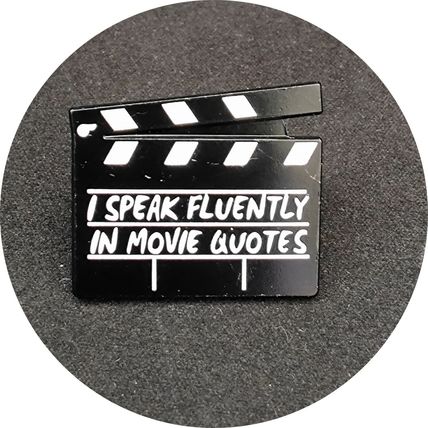 Enamelled Pin Badge Movie Clapper Metal Gift Badges 2.4 x 2.7cm Collectable BA86