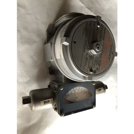 3/4 NPT UNITED ELECTRIC 95011 PRESSURE SWITCH 10-100PSI,UE H121K-95011 S157,Ez