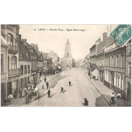 62 - LENS - La Grande Place - Eglise Saint Léger