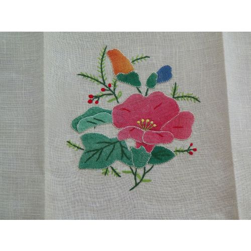 PAIR 14'' X 22'' IRISH LINEN EMBROIDERED DOILIE