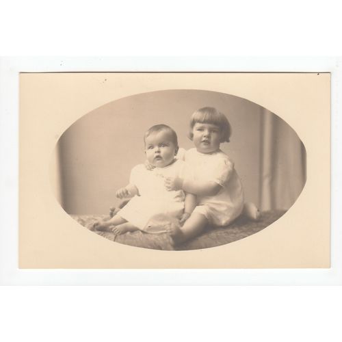 Two Children Studio Postcard Publisher R W End Sunningdale VM24