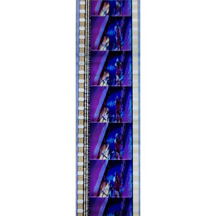 Pk GEB - U - MIX - a 025Y . 1 STRIP OF 5 - 35MM FILM CELLS. ( BATMAN & ROBIN )