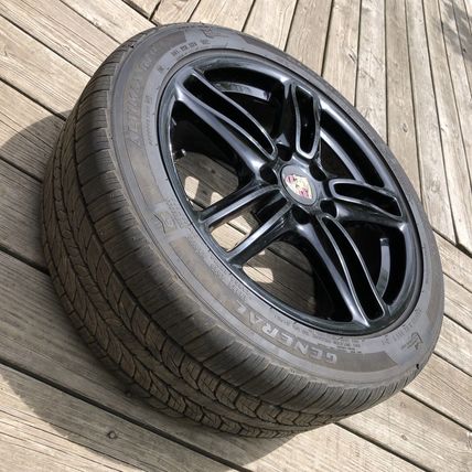 Porsche Panamera 19X9 Black Front Wheel 2010-2016 255/45R19 Altimax RT43 + TPMS