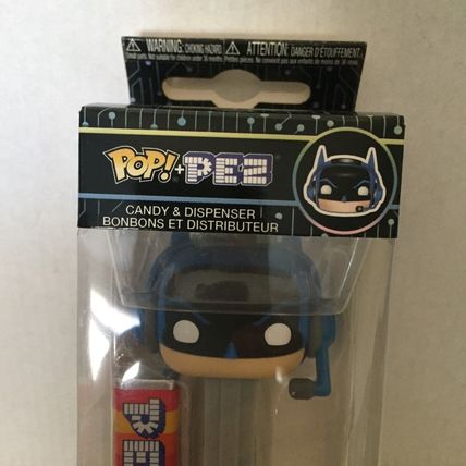 NEW DC Batman Gamer Funko Pop + Pez Candy Dispenser