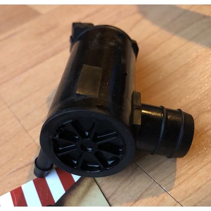 Volvo XC90 S80 S60 V70 XC XC70 C70 S70 S40 V40 Meyle Windshield Washer Pump