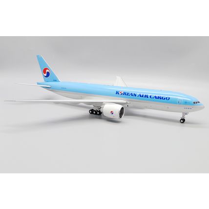 B777F KOREAN AIR CARGO REG: HL8251 WITH STAND -JC WINGS SA2004 1/200 - PRE ORDER