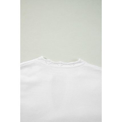 White Flower Detail Knitted Notched Neck Sweater