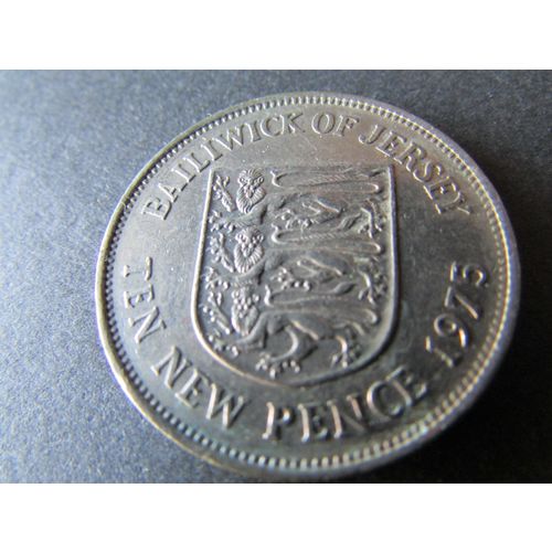 1975 QUEEN ELIZABETH II BAILIWICK OF JERSEY TEN NEW PENCE COIN 3 FREE POST. O