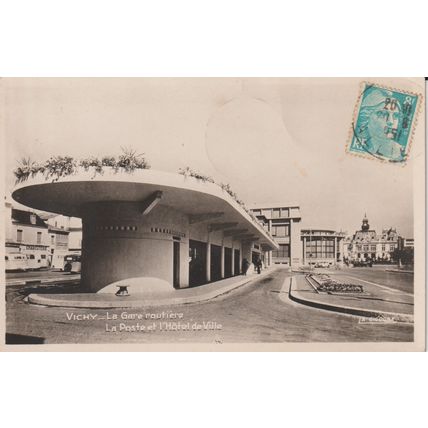 (03) ALLIER Vichy. La Gare routière. La Poste et l'Hôtel de Ville - La Cigogne