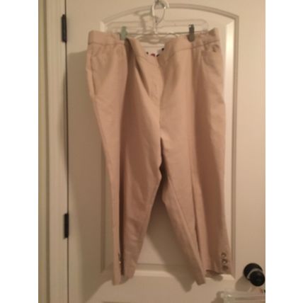 Roz & Ali Women's Plus Capri Pants Size 24 Beige
