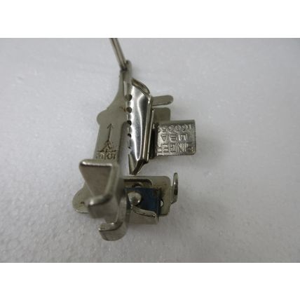 Singer Sewing Machine Slotted Binder Foot 160359 Replacement Attachment