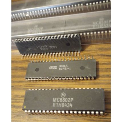 Lot of 18: Motorola MC6802P FREE Shipping