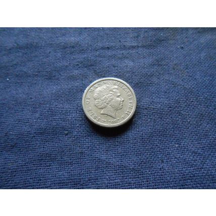 2002 ISLE OF MAN ONE POUND COIN.