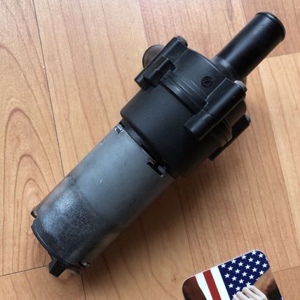 Genuine 1994-2003 Bosch Mercedes-Benz Coolant Re-Circulator Pump 001-835-35-64