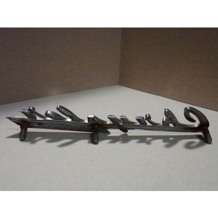 1940 CHRYSLER ROYAL EMBLEM OEM VERY NICE SEDAN