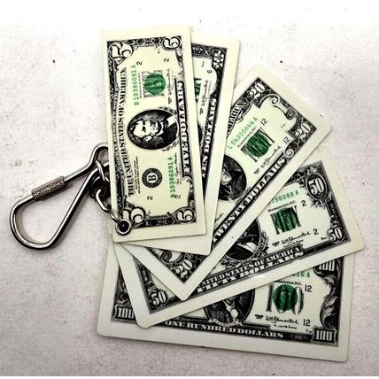 1977 Money Keychain USA Dollar Bills Plastic Novelty Currency Vintage Fob Purse
