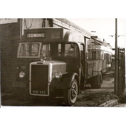 Black & White Photograph of former Yorkshire Traction Co. Ltd. - BHE 442