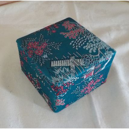 Vintage Silk Embroidered Sturdy Chinese Box (8cm x 8cm x 5cm)
