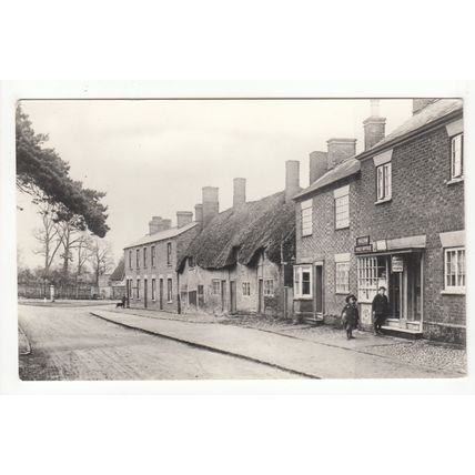 Rugby Road Pailton Reproduction Postcard Warwickshire