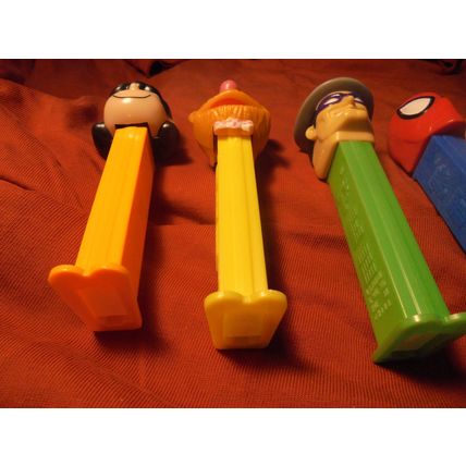 LOT of 8 Loose CHARACTERS Feeted PEZ Dispensers! $15.00 or Best Offer!!