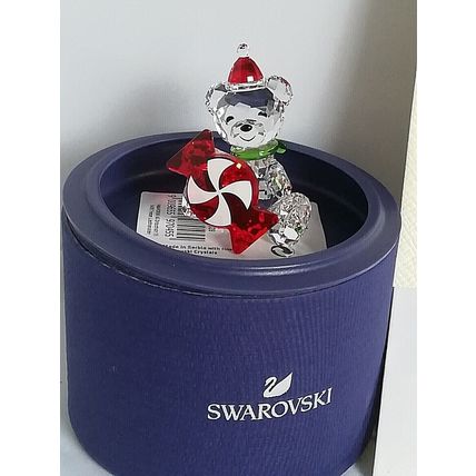 SWAROVSKI, ANNUAL CHRISMAS EDITION 2021 KRIS BEAR, Absolutely Beautiful. MIB