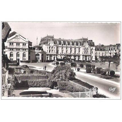 14 - Cabourg - Le casino et le grand hôtel