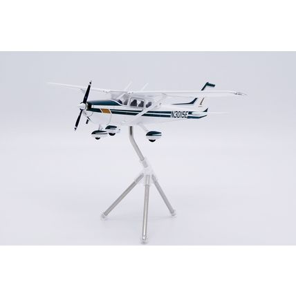 SKYHAWK II PRIVATE CESSNA 172 REG: N3015E - JC WINGS XX172001 1/72 - PRE ORDER