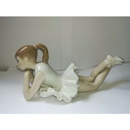 NAO by LlADRO Figurine, STUNNING BALLERINA LYING, Wonderful, Very Rare.