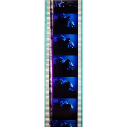 Pk GEB - B - MIX - b 029C. 1 STRIP OF 5 - 35MM FILM CELLS. ( AVP )