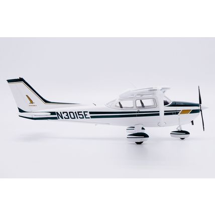 SKYHAWK II PRIVATE CESSNA 172 REG: N3015E - JC WINGS XX172001 1/72 - PRE ORDER