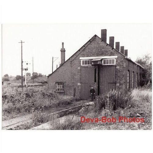 Railway Photo KINGHAM LOCO SHED GWR c1963 BR Engine MPD