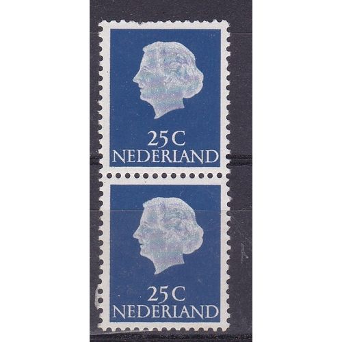 NETHERLANDS 1953 QUEEN JULIANA 25c PAIR MNH SG779 X 2